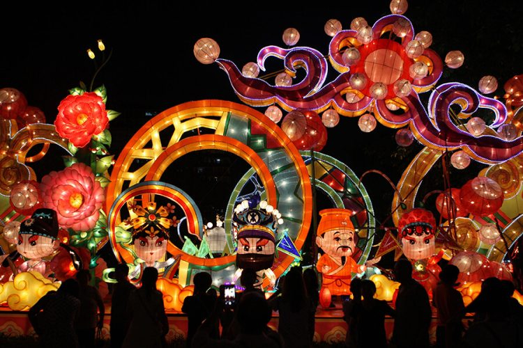 Mid-Autumn Festival lights up Vietnam with lanterns, lion dances, and joyful traditions 